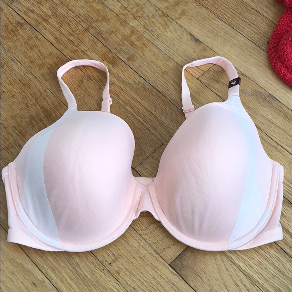 NWT Victoria secret bra Body by Victoria 36DD